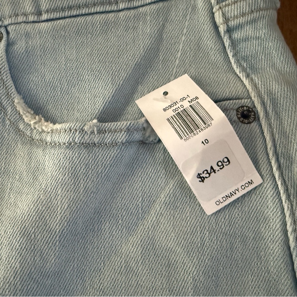 NWT Old Navy Jean shorts. Size 10. High rise. - Picture 2 of 5